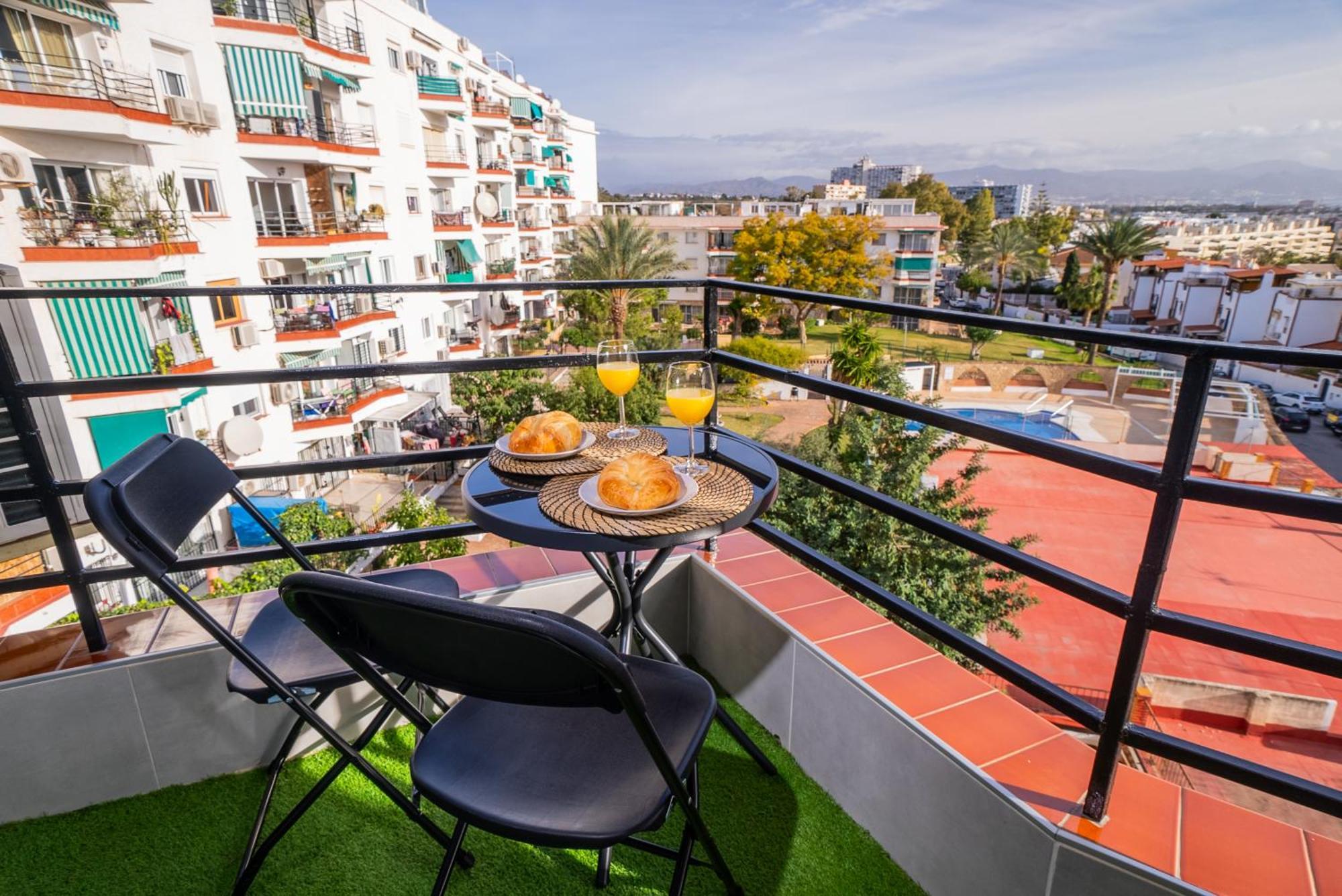 Апартаменты Oasis En Playamar Con Piscina Торремолинос Экстерьер фото